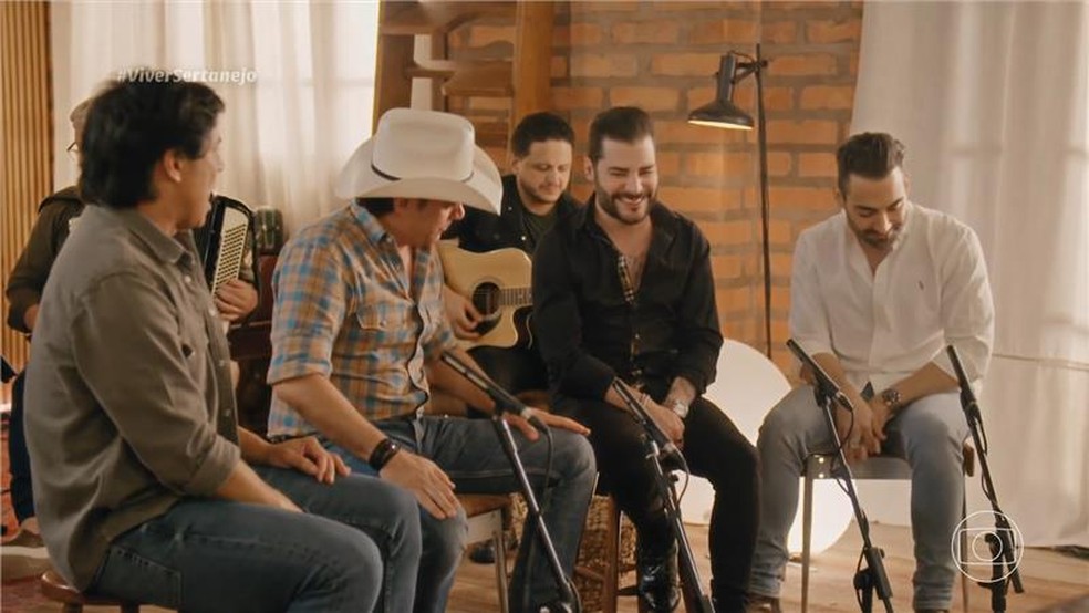 Guilherme & Santiago cantam com Guilherme & Benuto no Viver Sertanejo — Foto: Globo