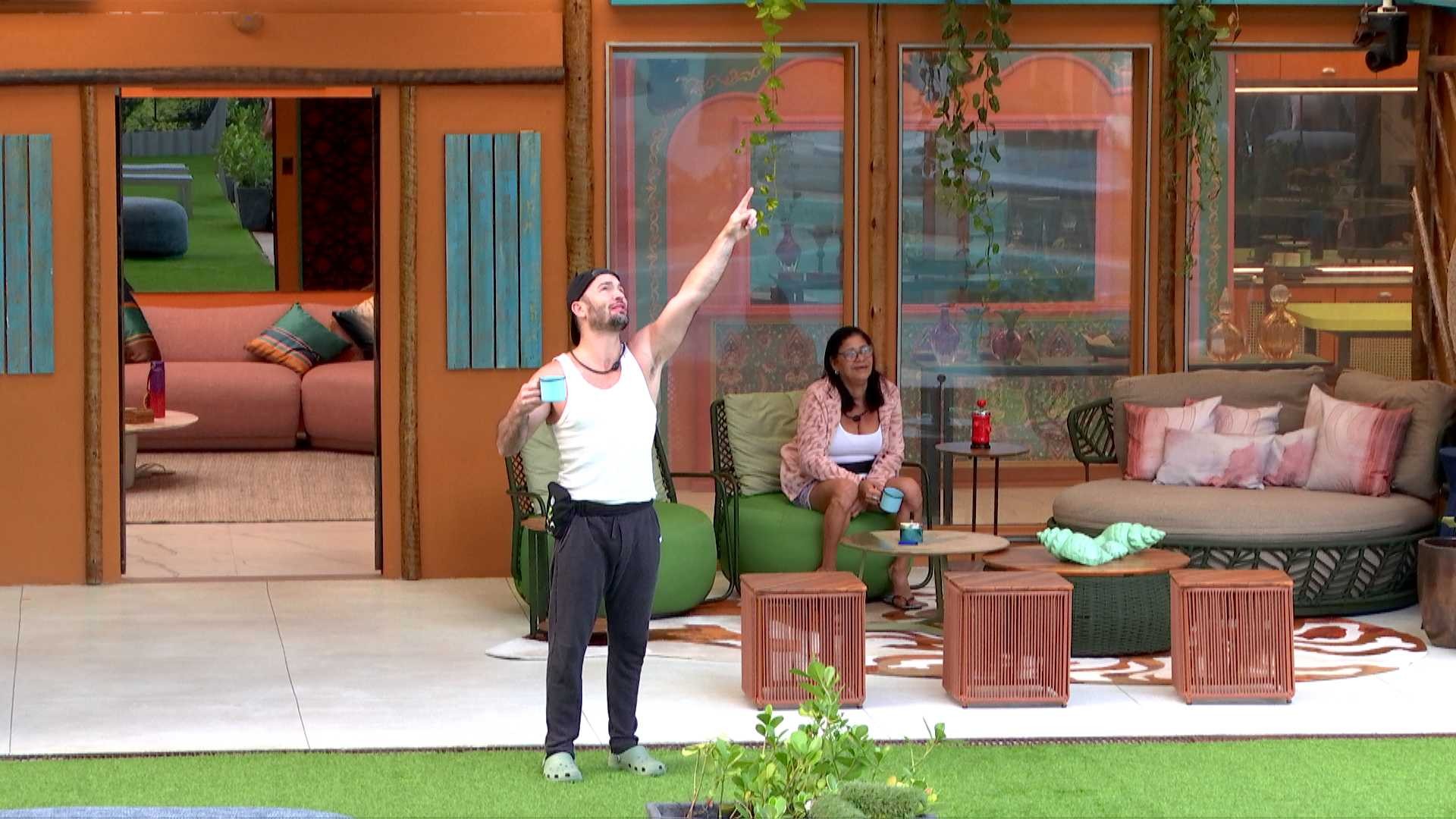 Diego Hypolito grita 'Feliz Páscoa' 1 semana antes da data comemorativa