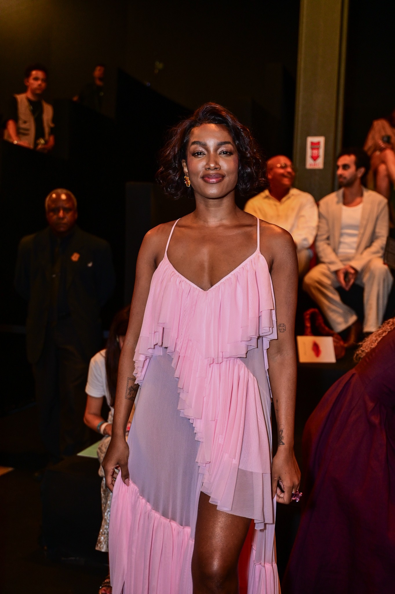 Após assumir namoro, IZA revela motivo de manter relacionamento com João Vitor Silva discreto