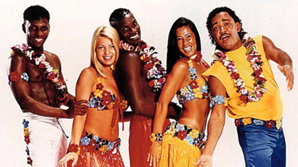 As Scheilas com os integrantes de É o Tchan! — Foto: Reprodução Instagram