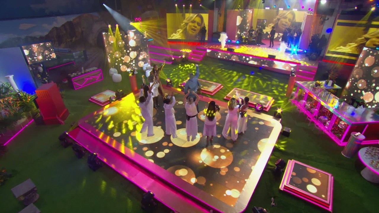 Xamã presta homenagem a Marília Mendonça em Festa do BBB 26