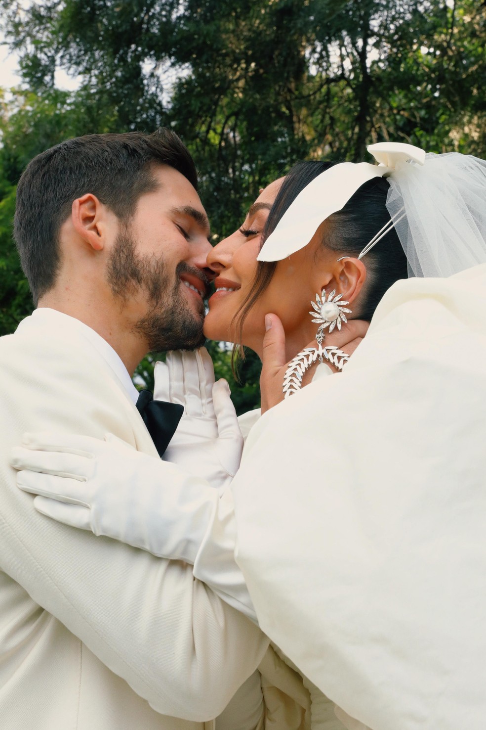 Sabrina Sato e Nicolas Prattes se casaram em janeiro — Foto: IUDE/Divulgação