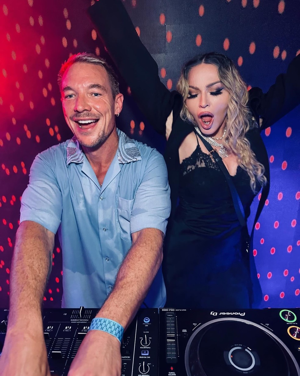 Madonna ao lado de Diplo em álbum de fotos após show histórico em Copacabana — Foto: Instagram