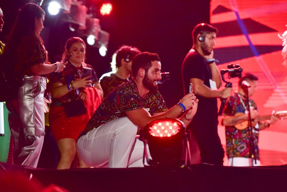 Matteus não perde a apresentação de Isabelle no São João da Thay — Foto: Globo