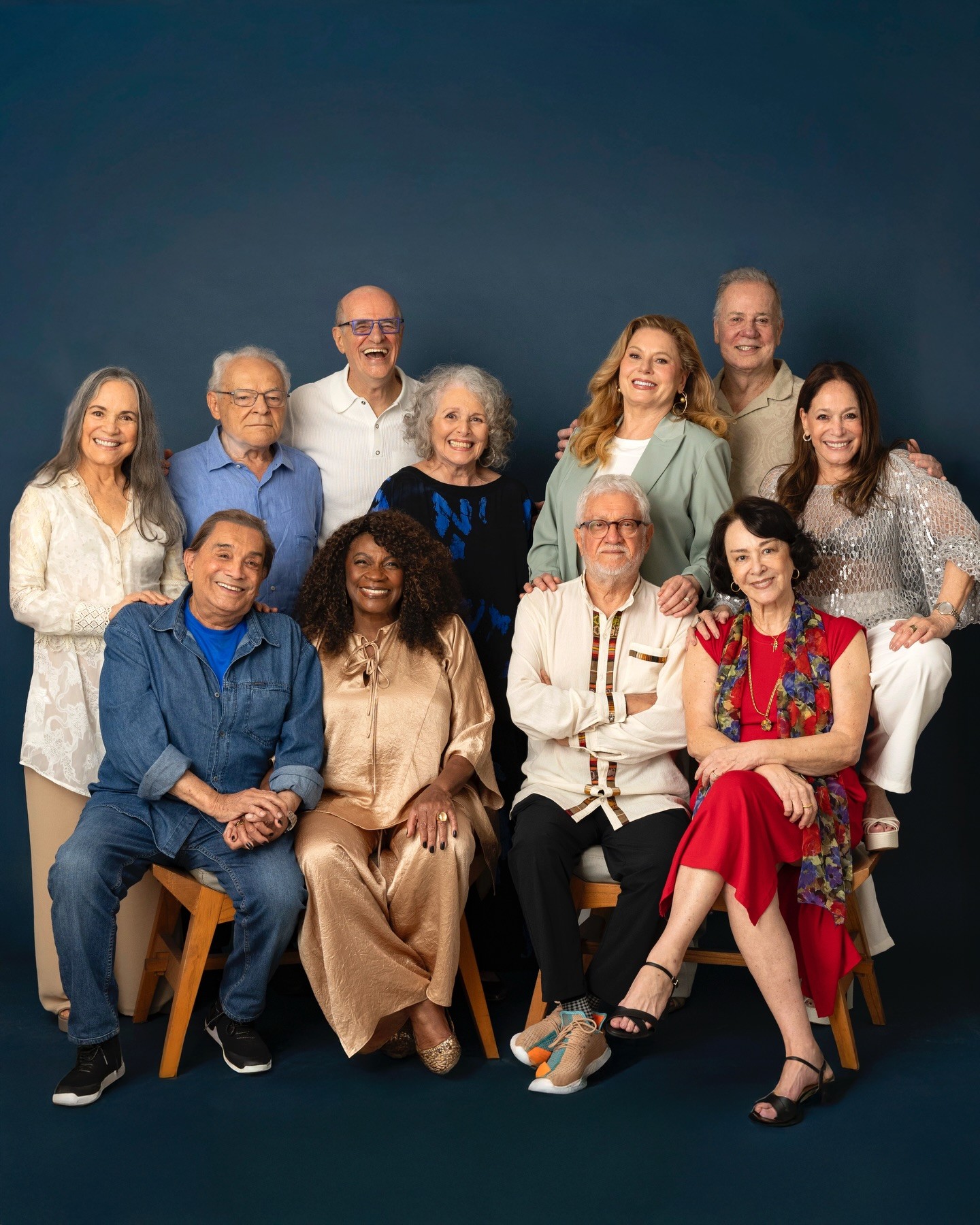 Zezé Motta compartilha clique com colegas: 'Imaginem somar a idade de todos nessa foto?'; conta impressiona