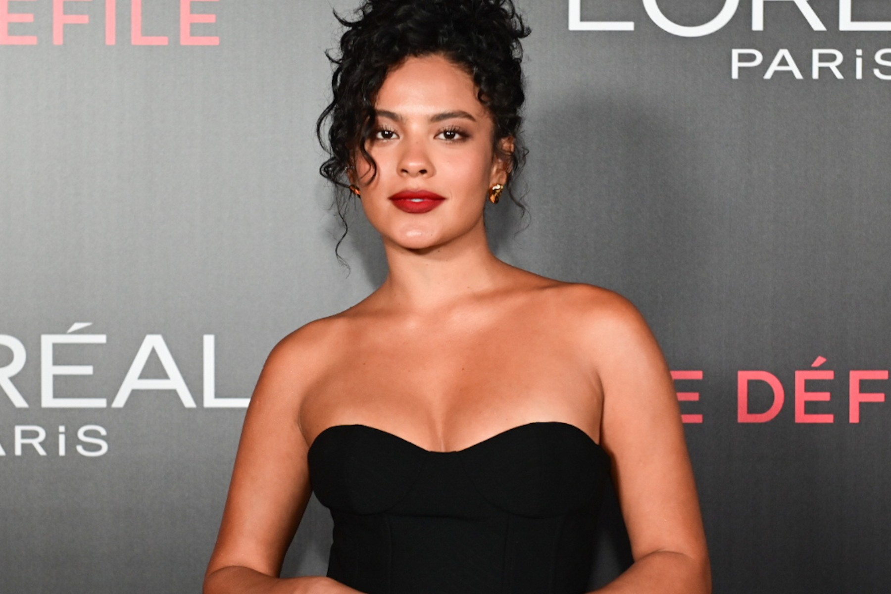 Bella Campos desfila em evento de beleza, em São Paulo