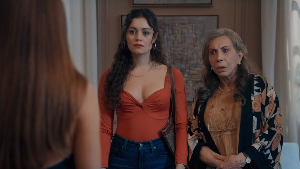 Arminda se recusa a ajudar Gerluce, que é ‘salva’ por Raul — Foto: Reprodução/TV Globo