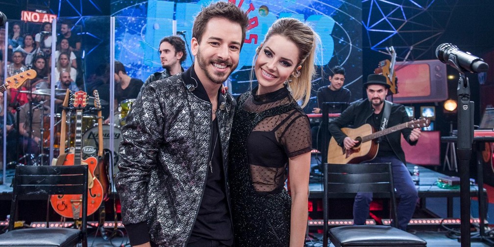 Confira a história da dupla Sandy & Junior e relembre imagens