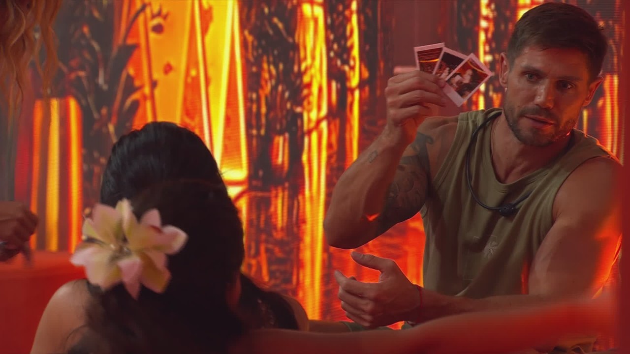 Jonas Sulzbach se desentende com Gabriela durante festa do BBB 26: 'Chato pra caraba'