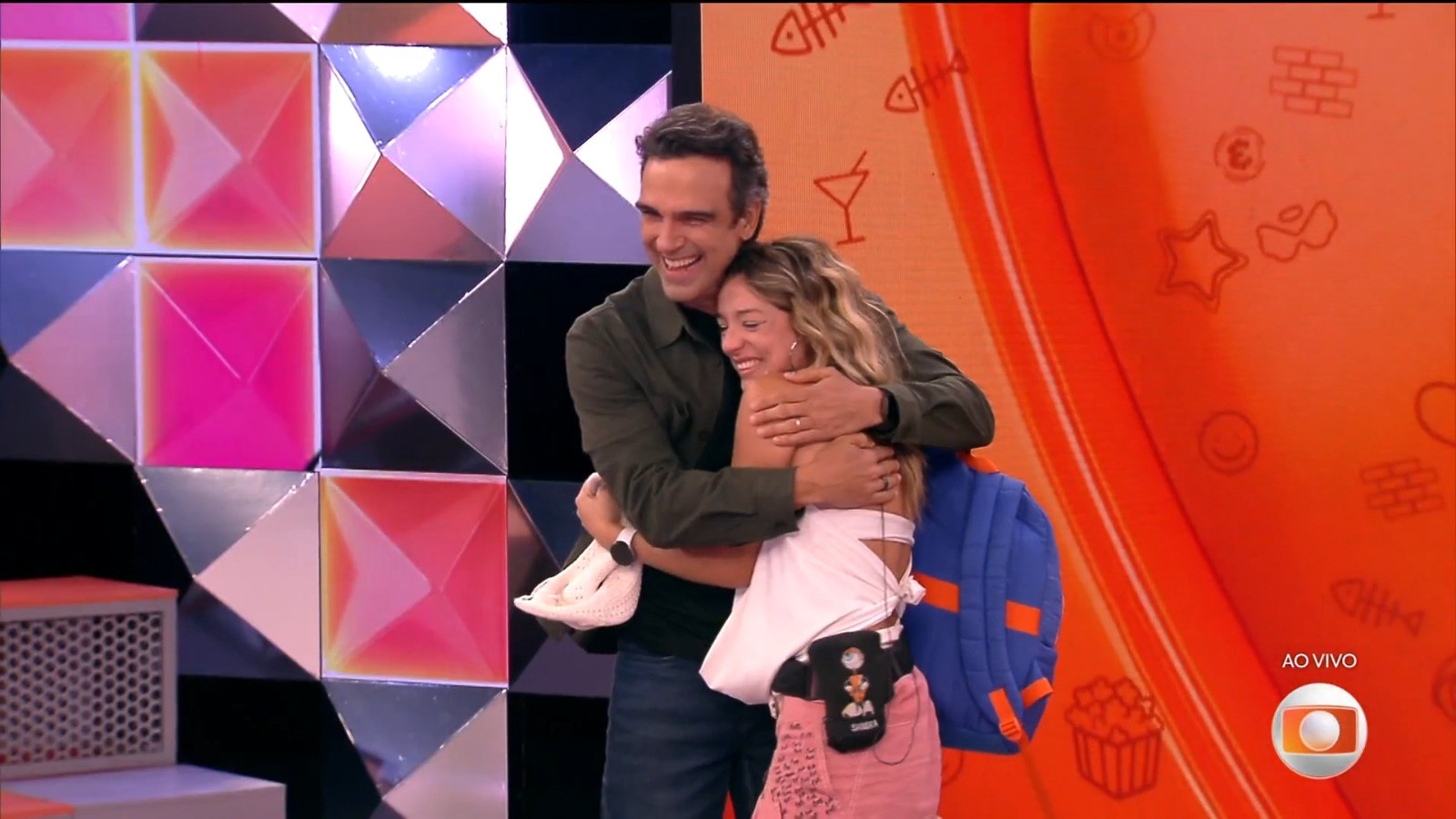 Tadeu Schmidt recebe Samira, e 13ª eliminada reflete: 'Não tinha como ser outra pessoa'