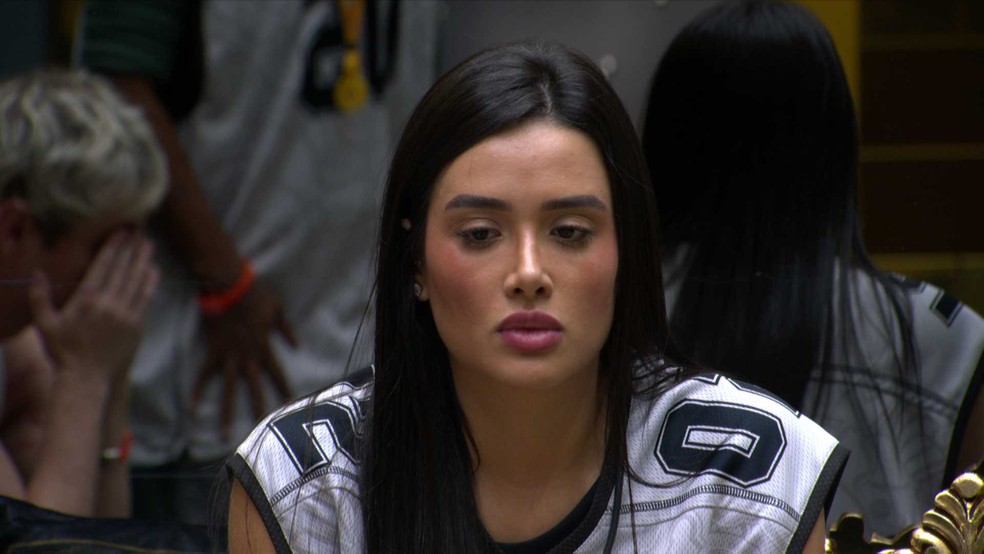 Jordana puxa Juliano Floss no Contragolpe &mdash; Foto: GLOBO