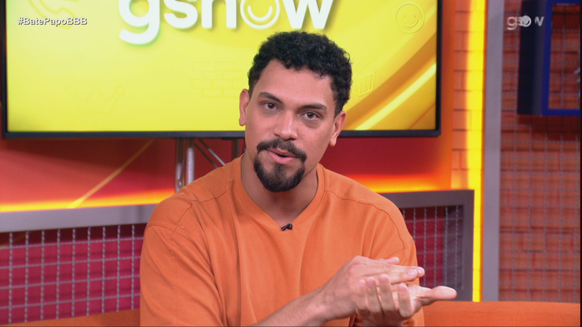 Vinícius confere VAR do 'velha sonsa' e manda recado para Vilma: 'Fique em paz'