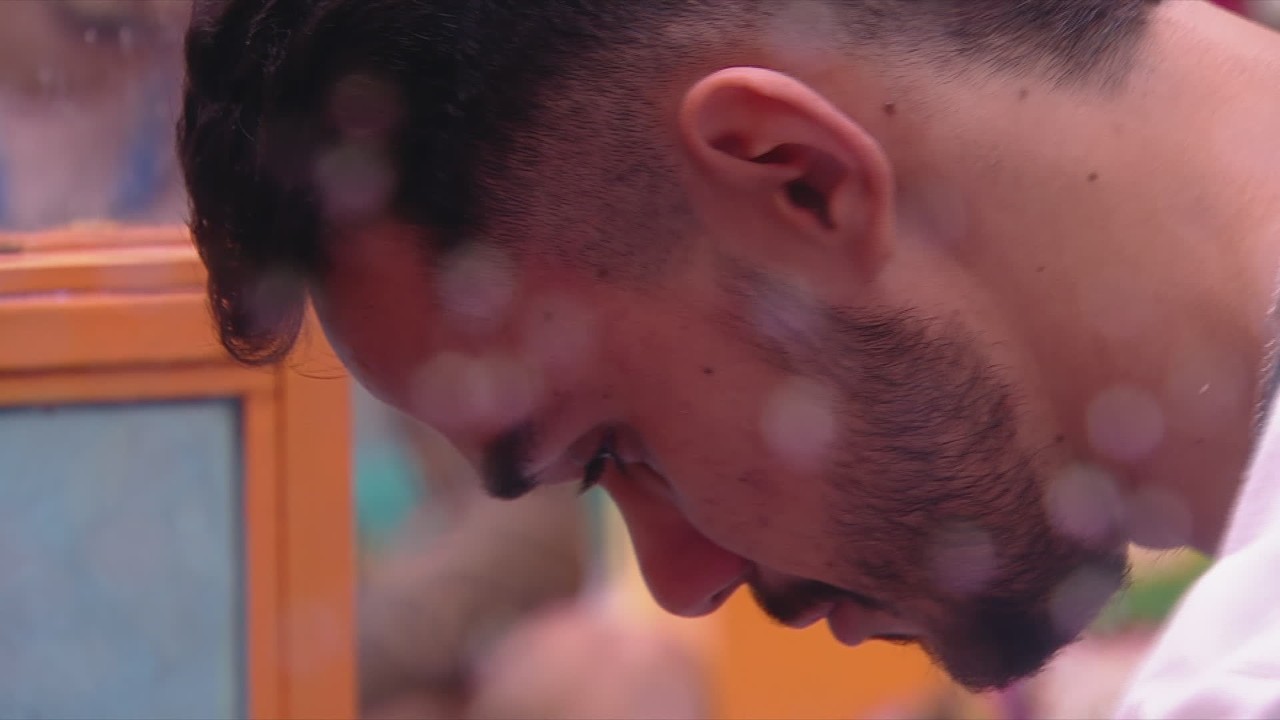 João Pedro chora ao falar de avó com o irmão no BBB 25