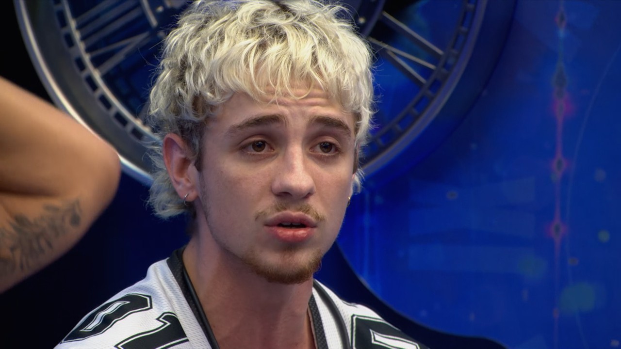Juliano Floss critica Jordana durante discussão com a sister no BBB 26: 'Opinião frouxa'