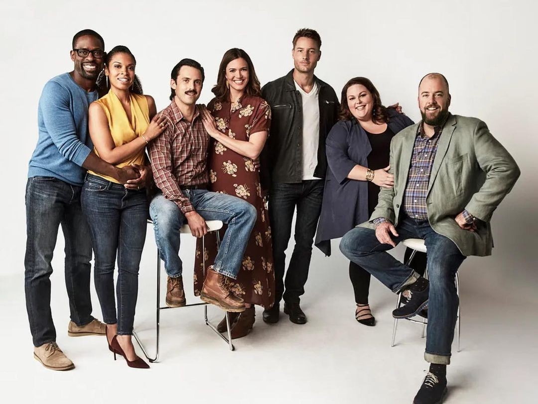 Cena emotiva de 'This Is Us' com personagens em um momento de lágrima