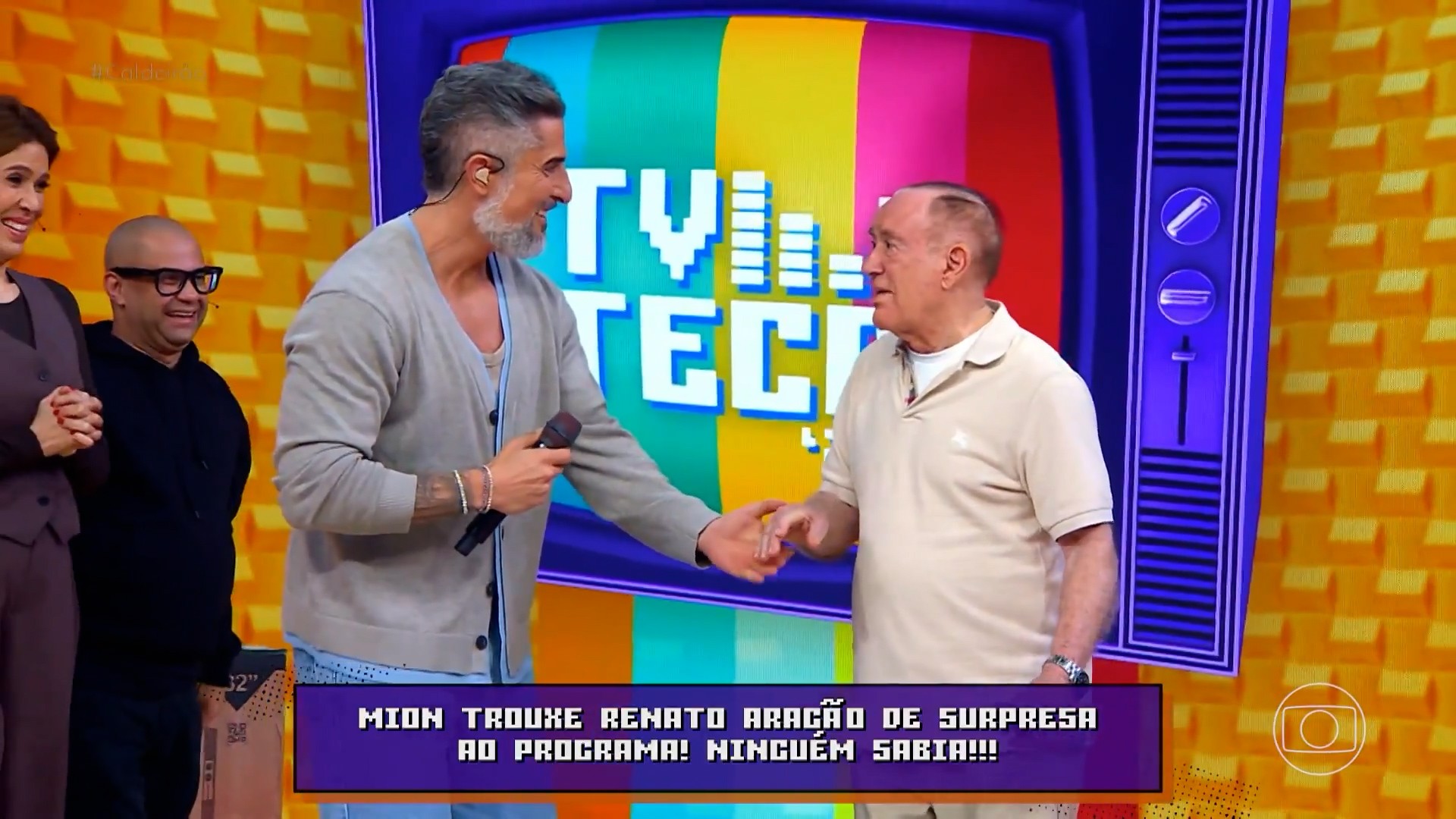 Renato Aragão faz aparição surpresa no Caldeirão e emociona plateia e convidados