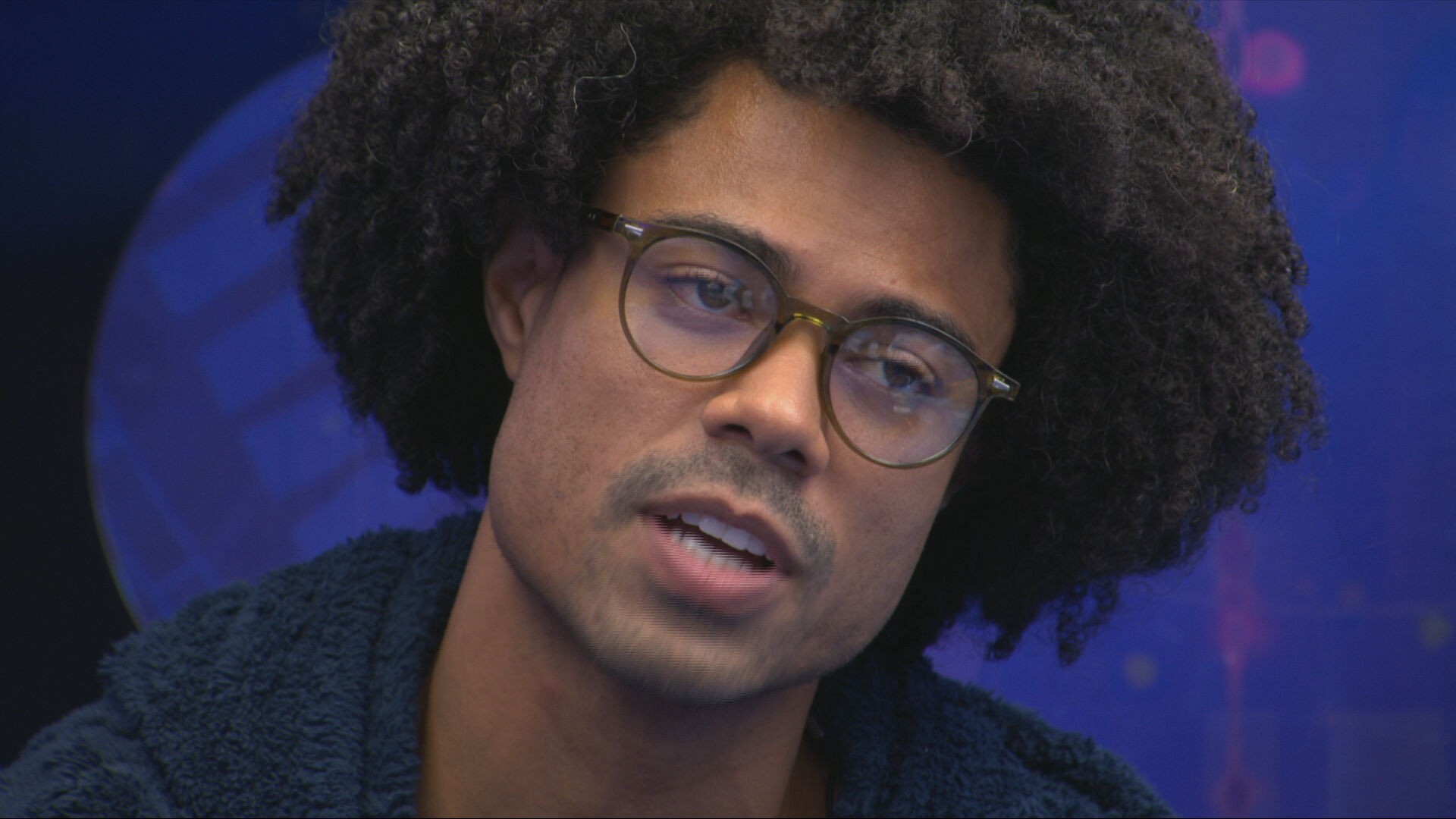 Breno alerta Milena após sister voltar do Paredão do BBB 26: 'Não pode passar de um limite'