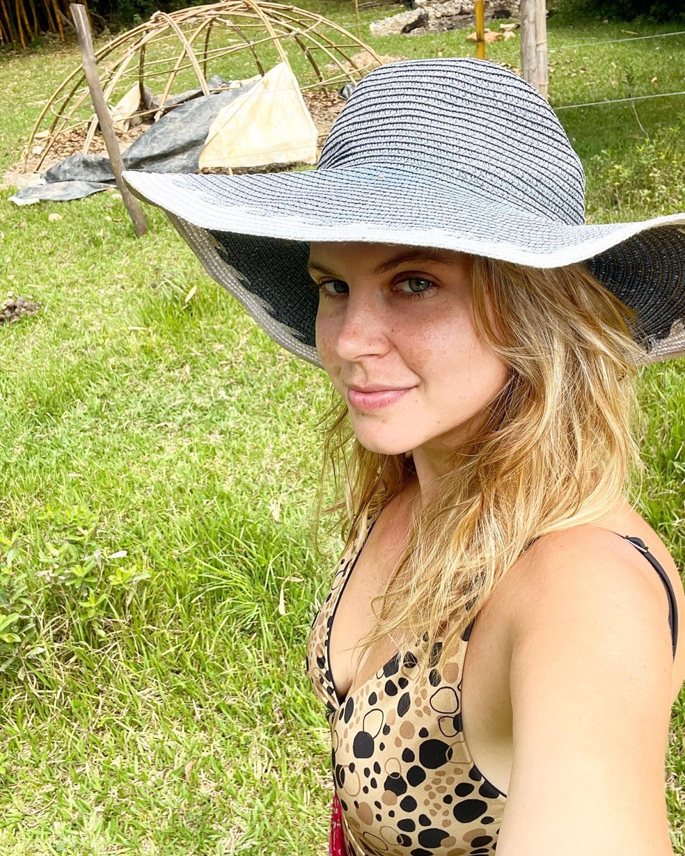 Carolinie Figueiredo relata que os médicos aplicaram a Manobra de Kristeller durante parto do primeiro filho — Foto: Reprodução/Instagram