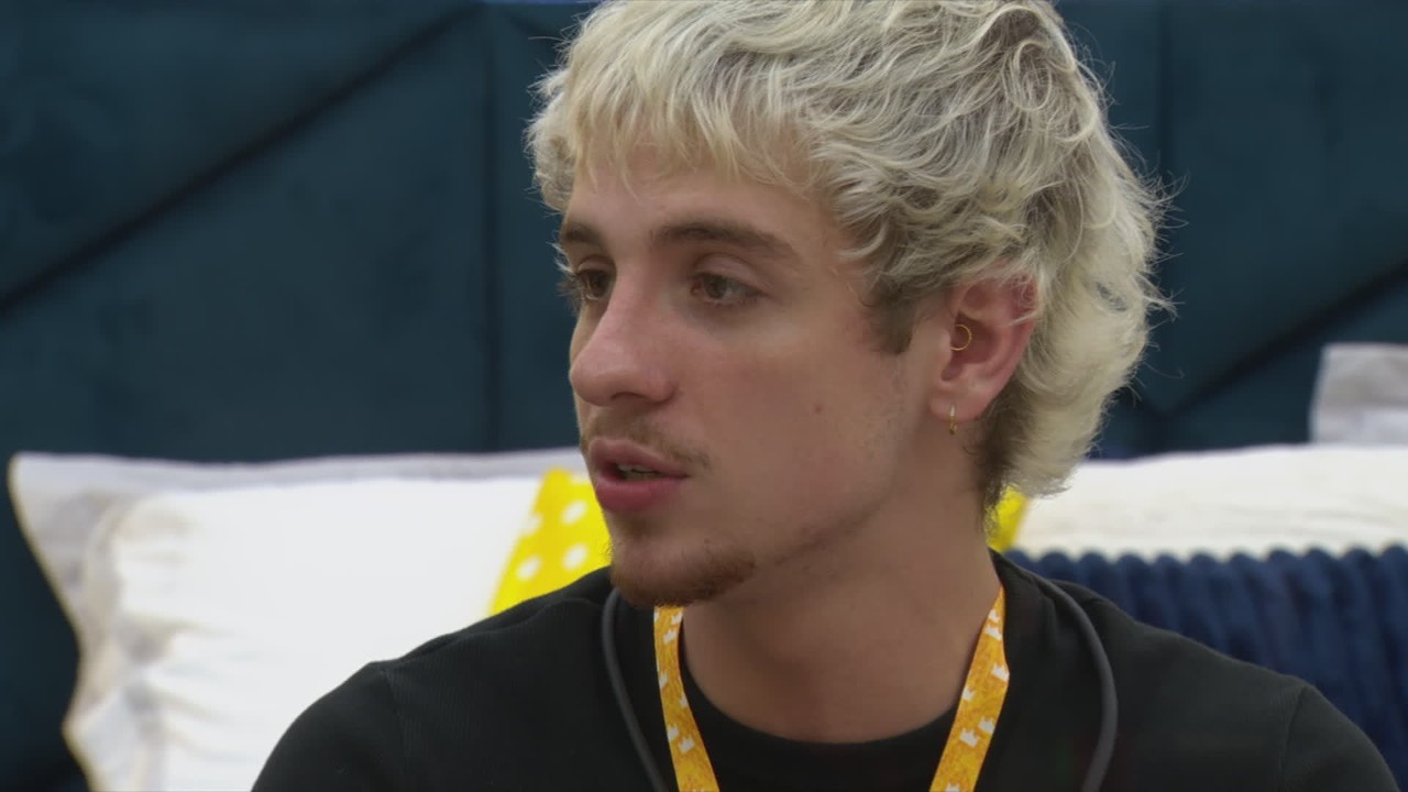 Juliano Floss sugere indicação de sister ao Paredão, e Ana Paula reage: 'Pode surpreender'