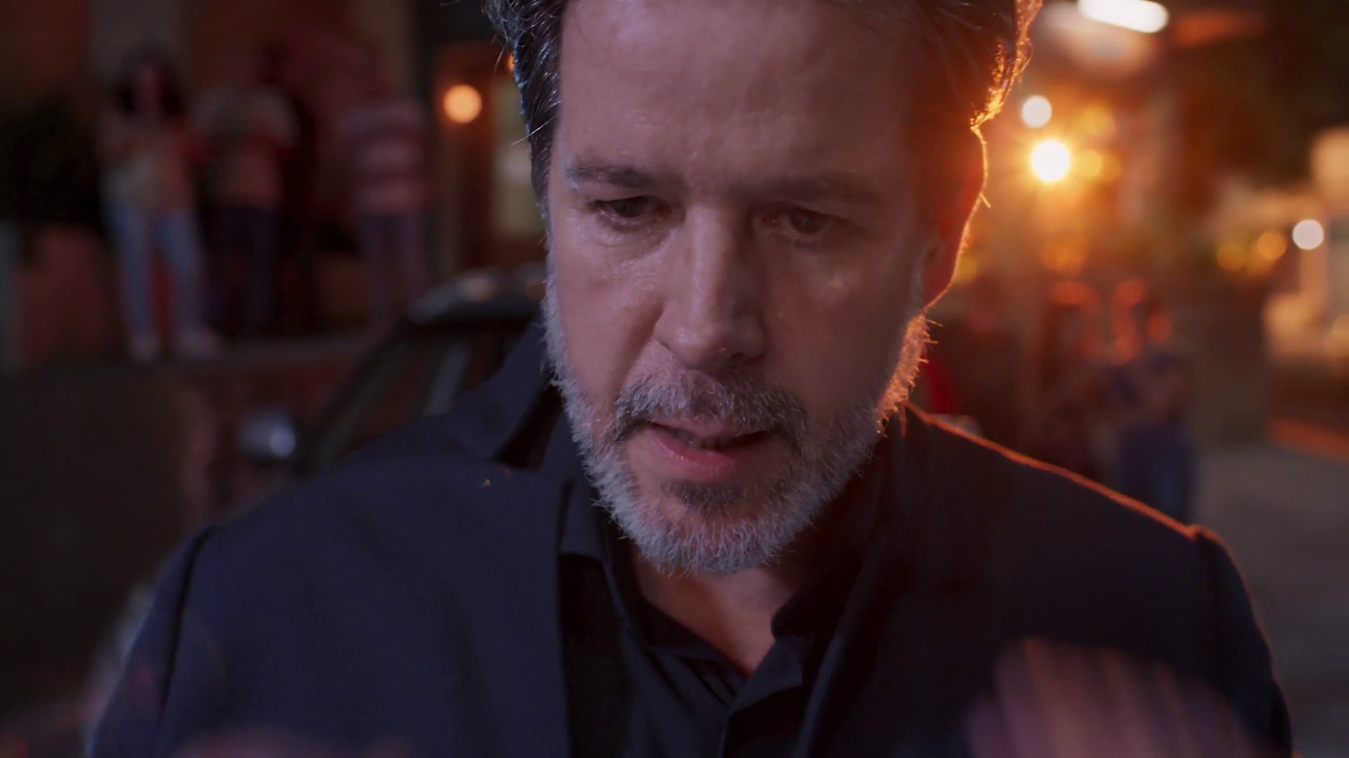 Três Graças: Ferette se desespera ao ver Leonardo desacordado e Viviane acusa: 'Tentou matar o próprio filho'