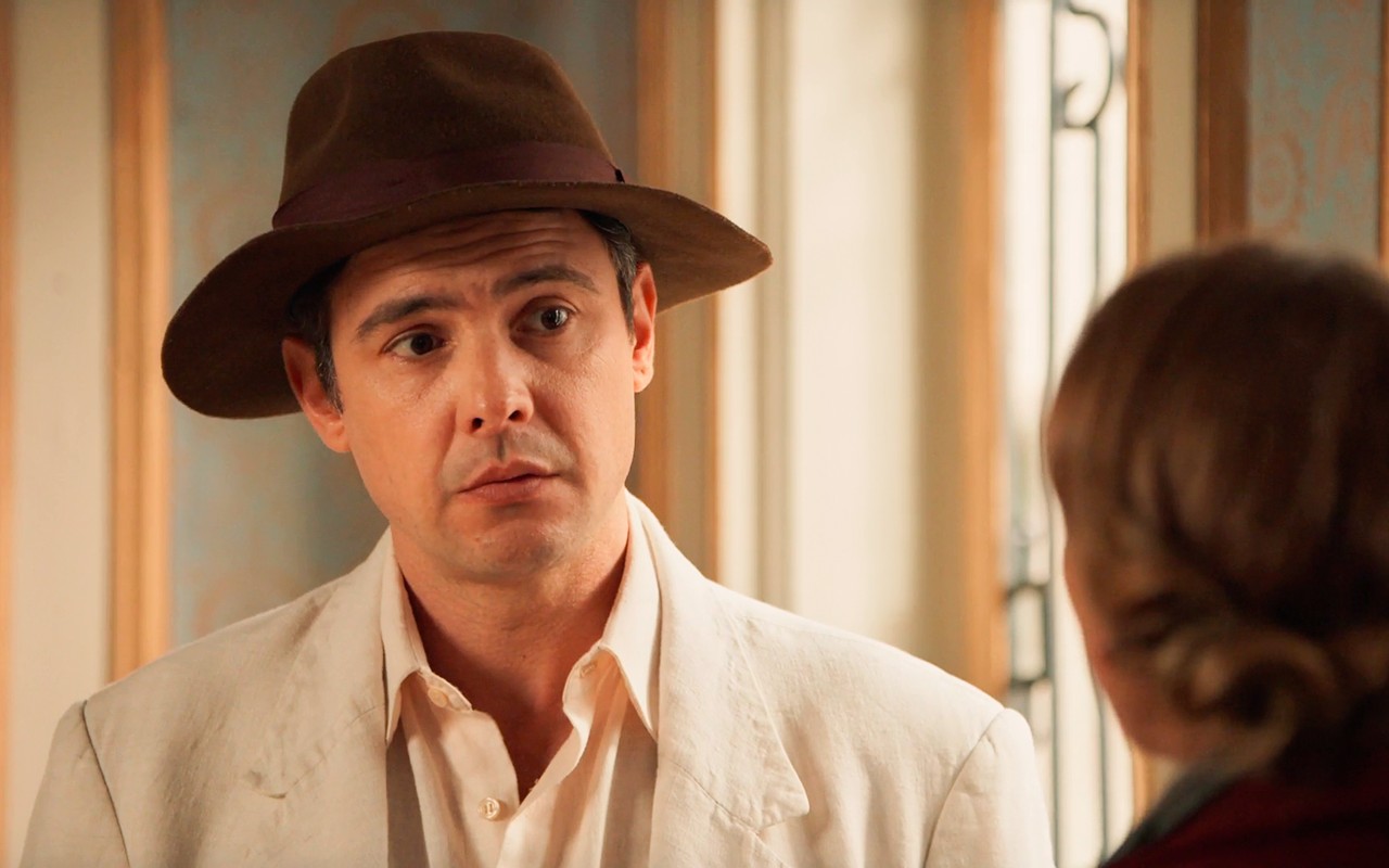 Êta Mundo Melhor!: Candinho descobre que está pobre e teme perder casa