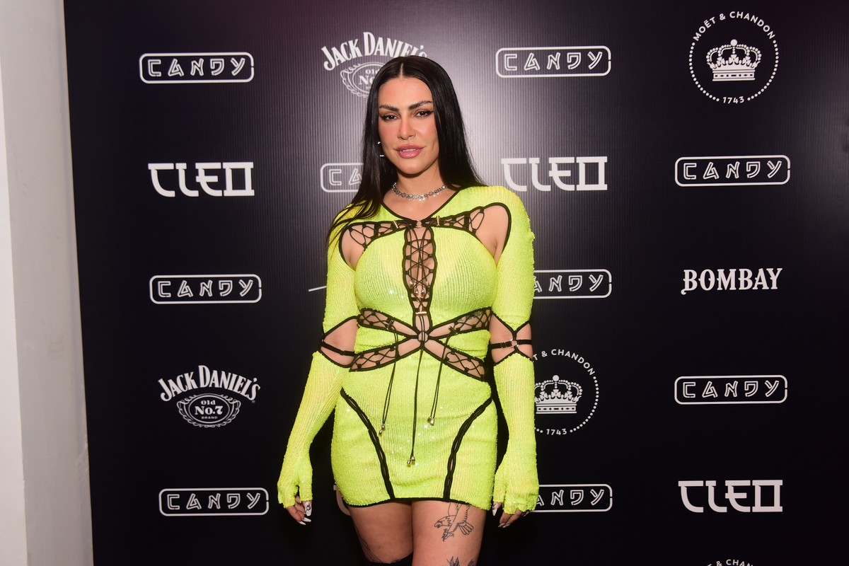 Cleo faz festa para comemorar os 40 anos; veja detalhes e look da aniversariante! Famosos gshow