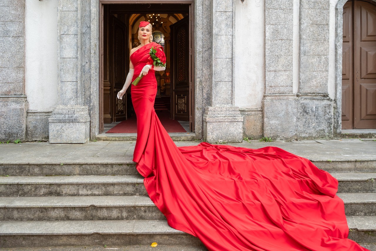 Êta Mundo Melhor!: Sandra usa vestido vermelho em casamento secreto com Ernesto; veja fotos