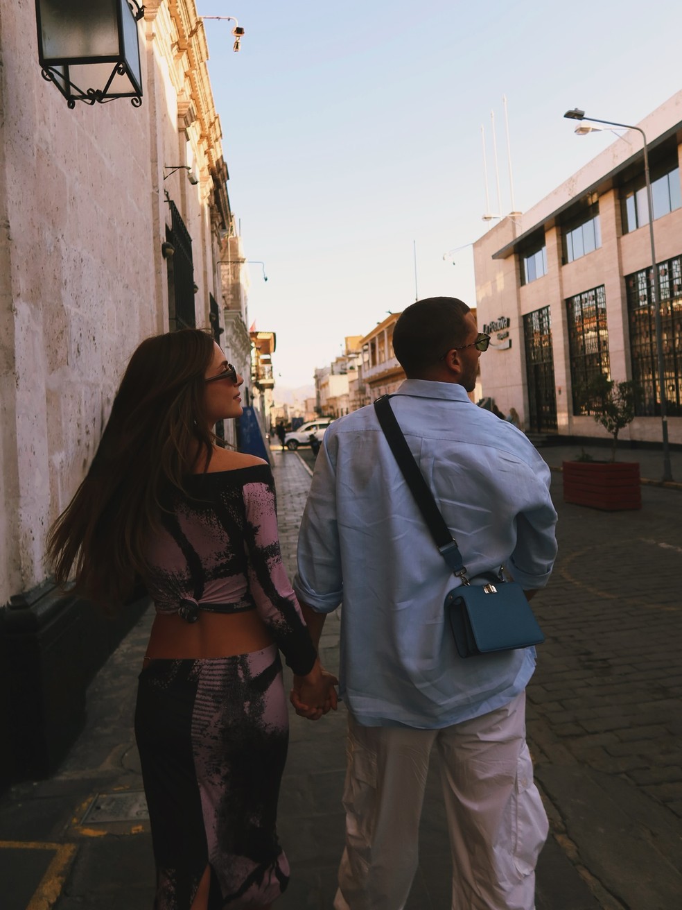 Jade Picon aparece de mãos dadas com André Lamoglia e internautas