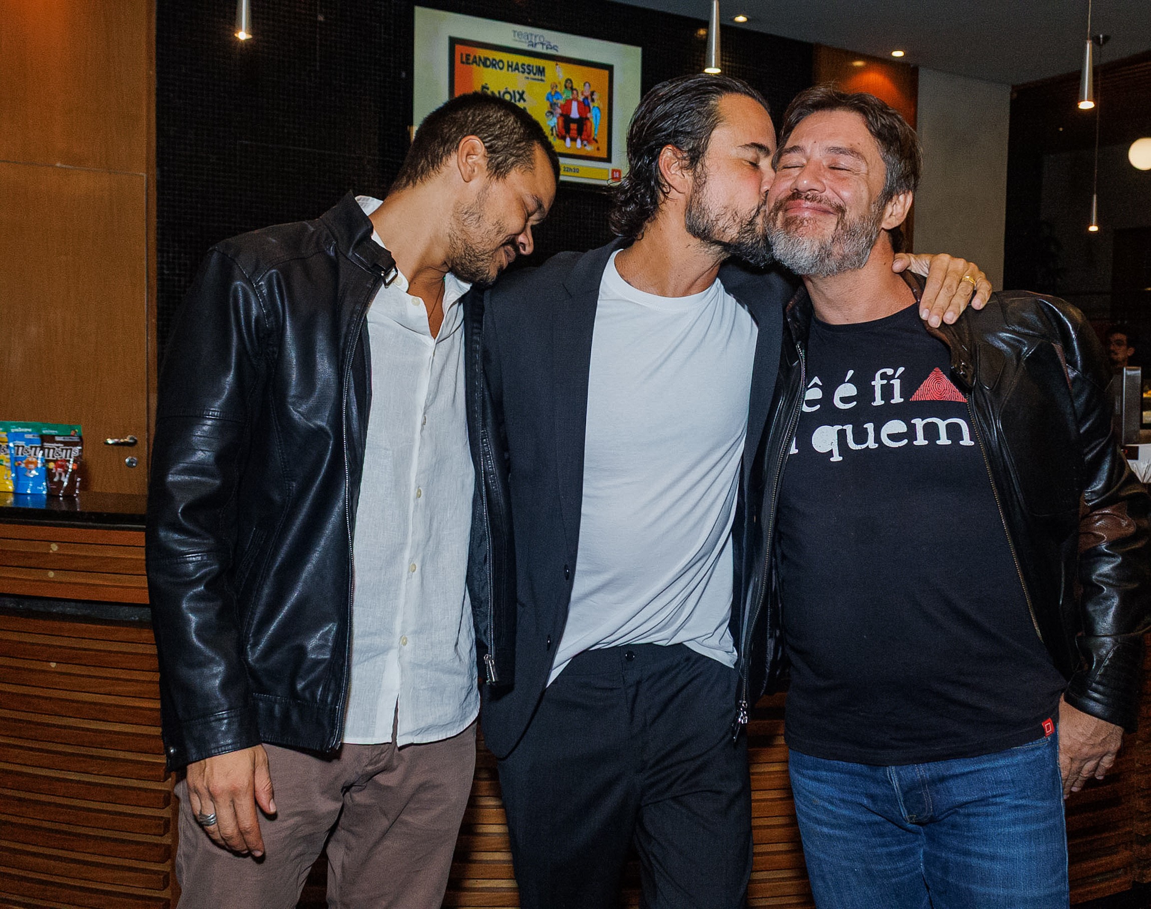 Paulinho Vilhena estreia peça em São Paulo com ex-colegas da série 'Sandy & Junior' na plateia