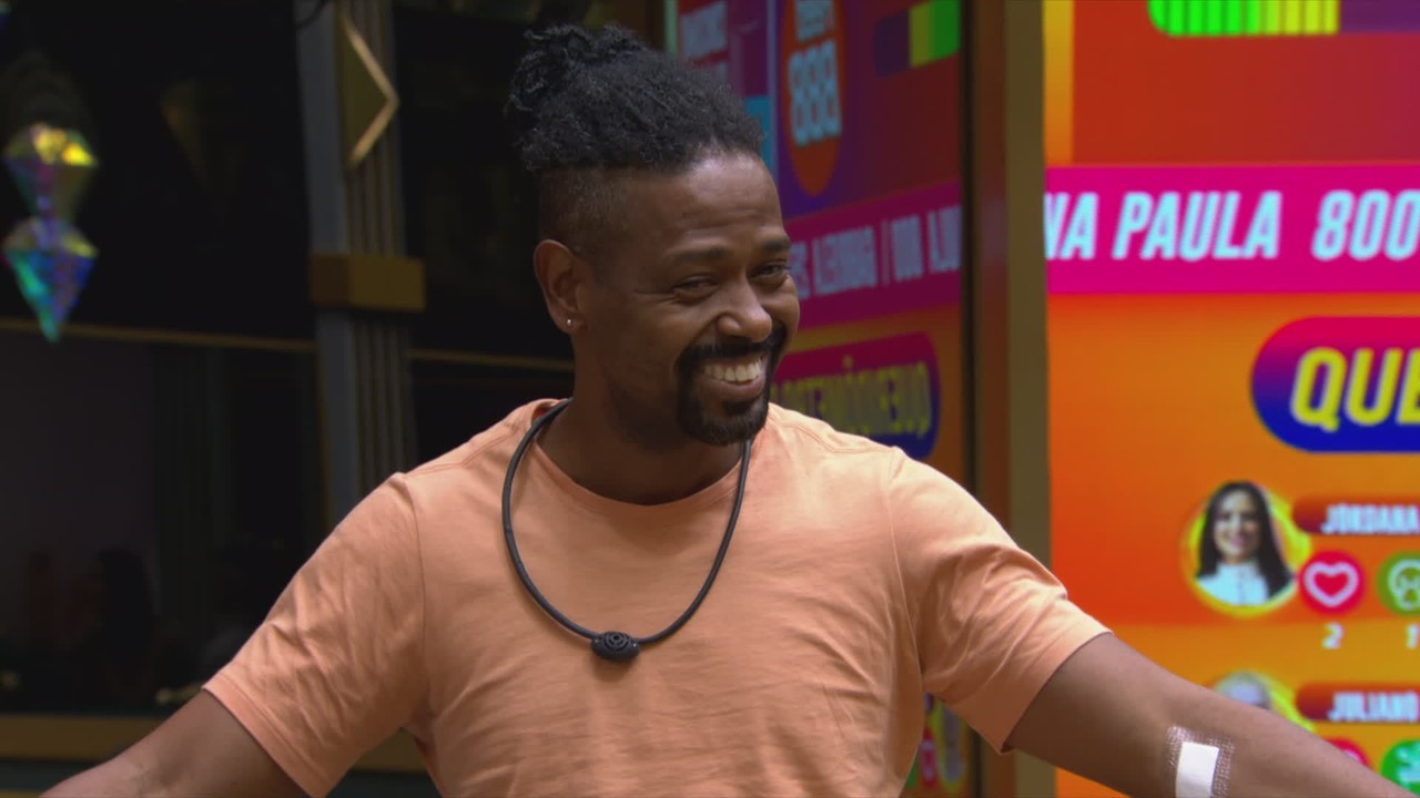 Leandro Boneco retorna à casa do BBB 26 após atendimento médico: 'Tudo certo'