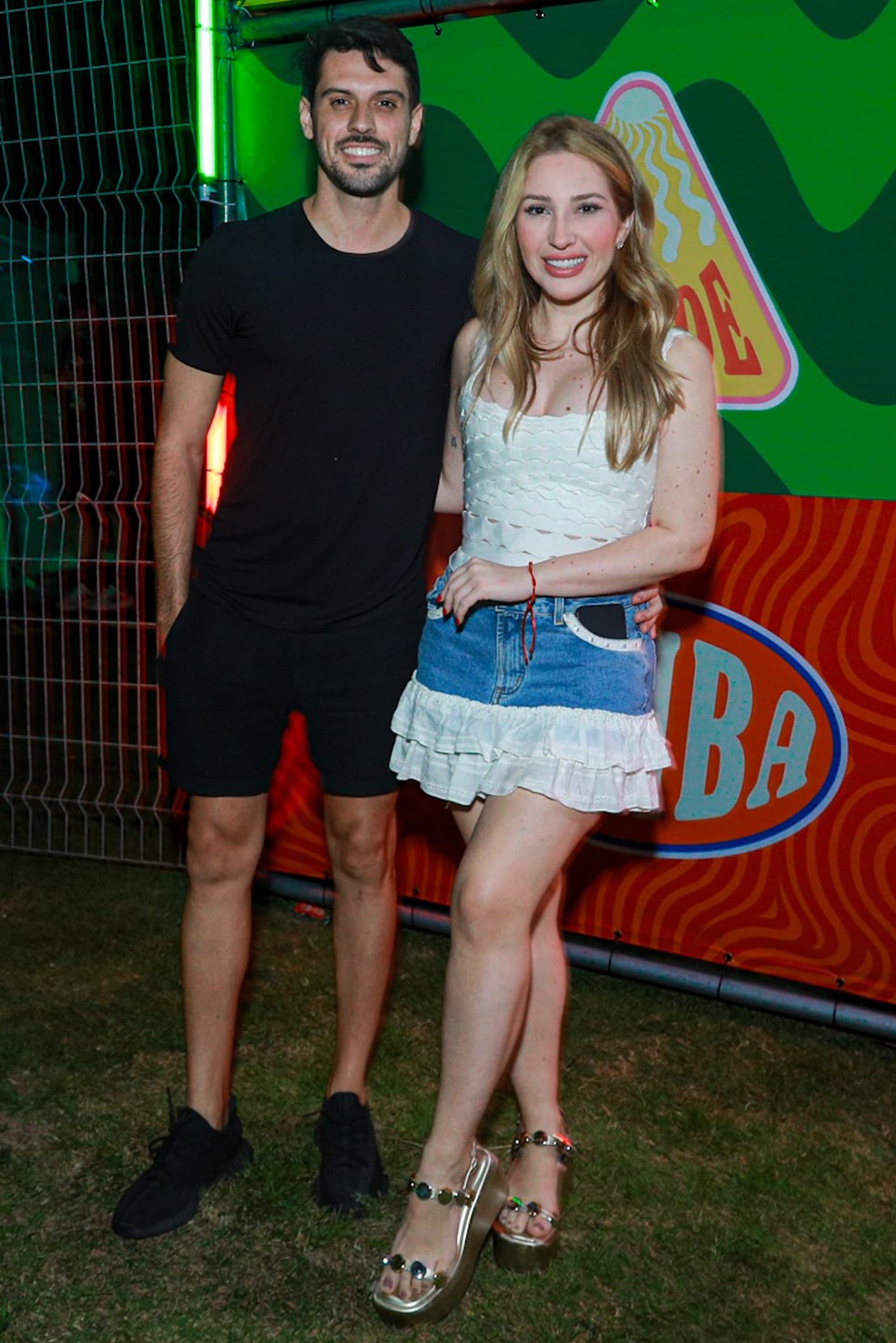 Amanda Meirelles e o namorado — Foto: Victor Chapetta/AgNews