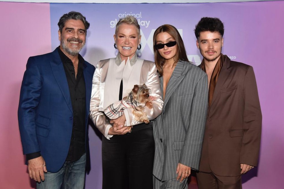 Xuxa com Junno Andrade, Sasha e o genro, Joo Figueiredo  Foto: Fbio Cordeiro/gshow
