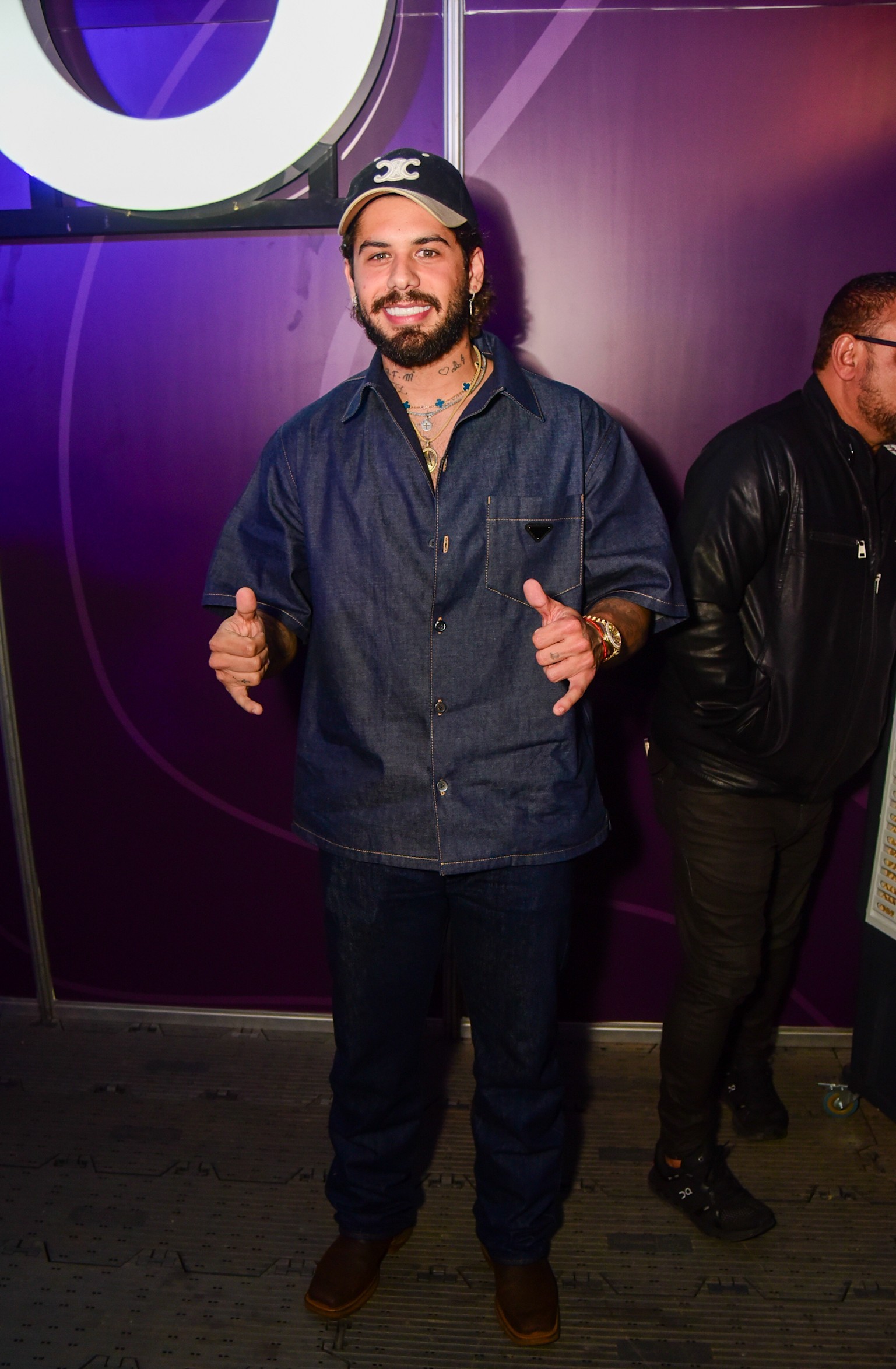 Zé Felipe chega a Jaguariúna para prestigiar show de Ana Castela