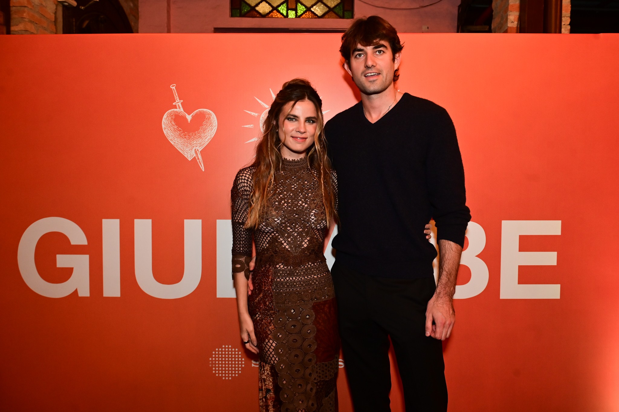 Giulia Be e o marido Conor Kennedy fazem primeira aparição pública após casamento