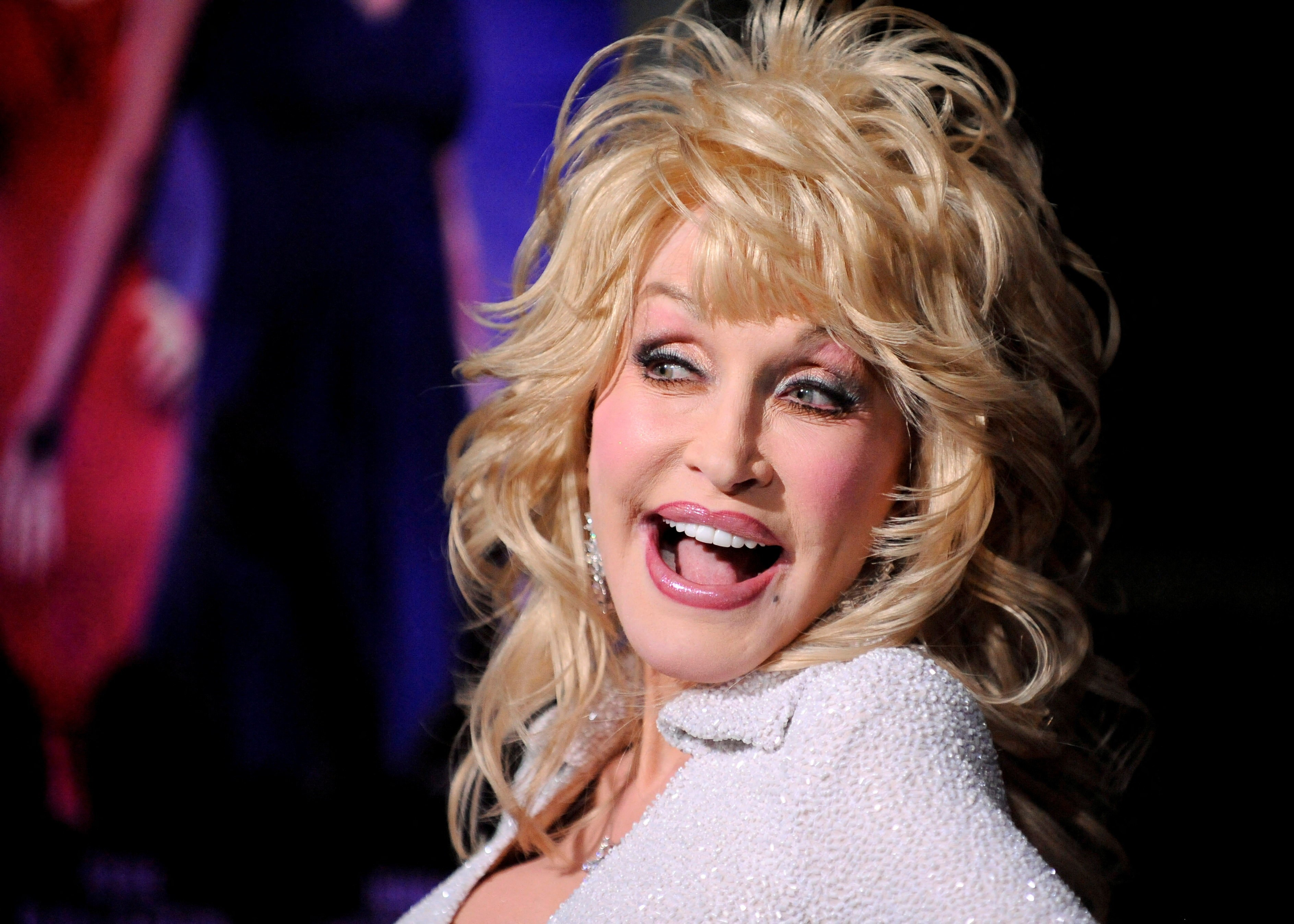 dolly-parton-conhe-a-a-hist-ria-real-por-tr-s-da-m-sica-jolene-gshow
