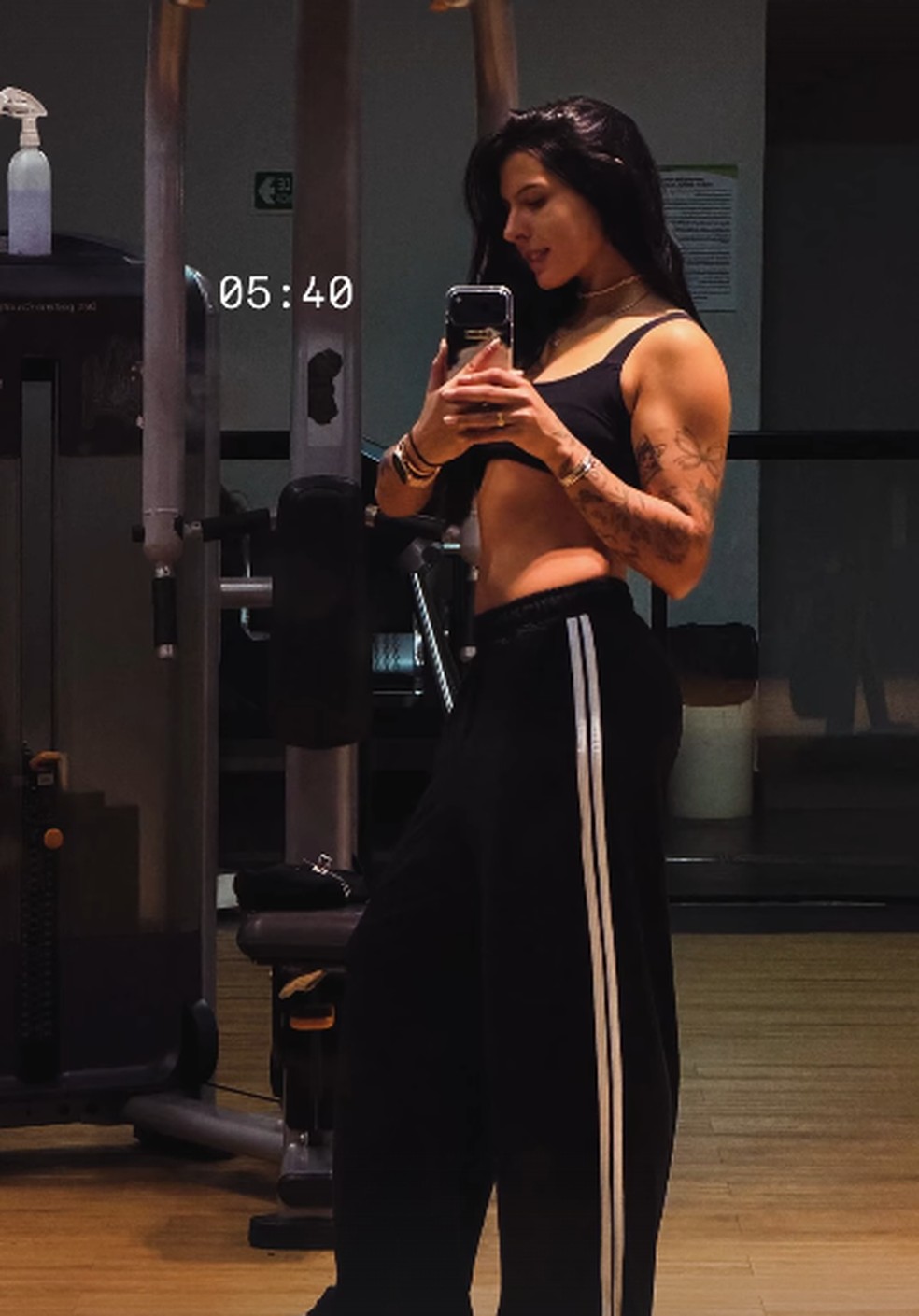 Ana Castela 'madruga' na academia e exibe ombros definidos após treino — Foto: Instagram