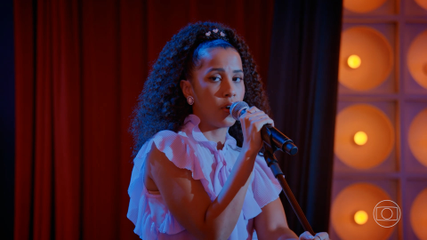 Andrômeda cantar no restaurante