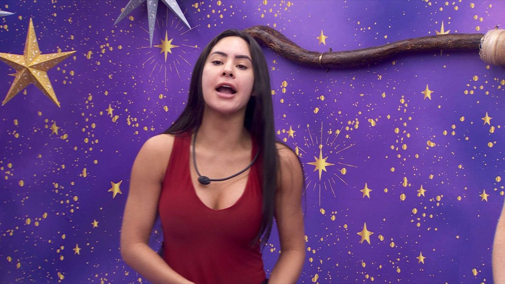 Isabelle diz que 'acordou jogadora' no BBB 24 — Foto: Globo