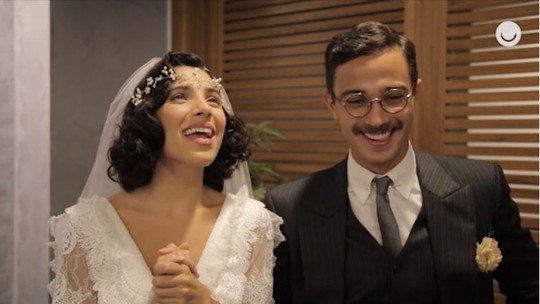 André Luiz Frambach e Rayssa Bratillieri sobre casamento em 'Éramos Seis': 'Parecia de verdade!'