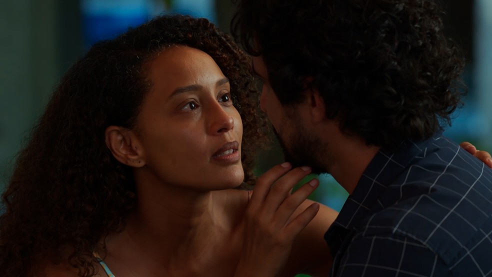 Raquel dirá para Ivan que vai ficar no Rio de Janeiro — Foto: Reprodução/TV Globo