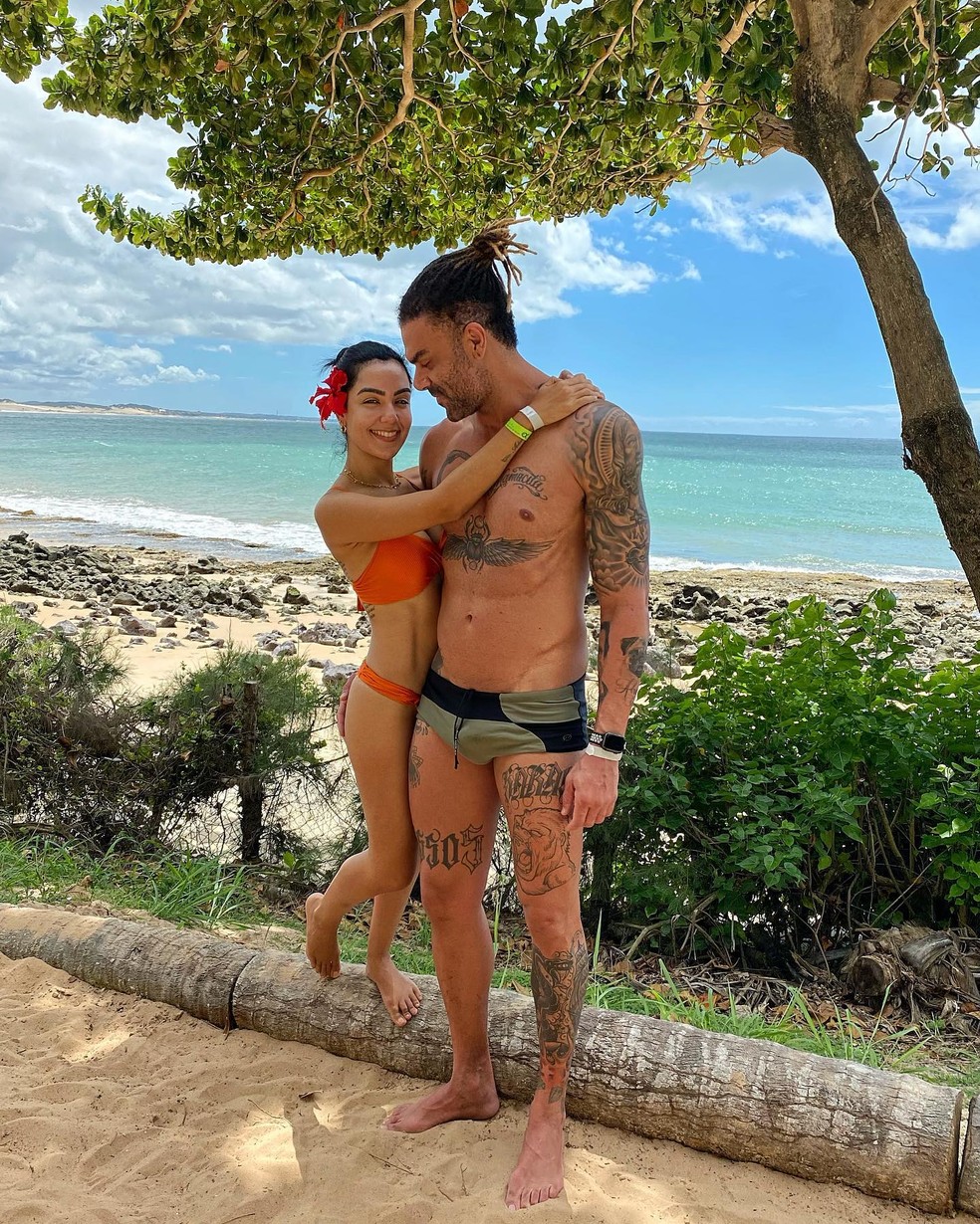 Alan Passos e a mulher, Flávia Diniz — Foto: Reprodução Instagram