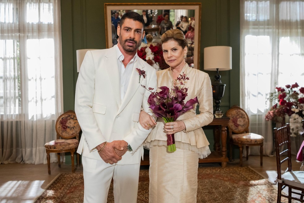 Em Vale Tudo, casamento de Odete Roitman e César Ribeiro — Foto: Globo/Estevam Avellar