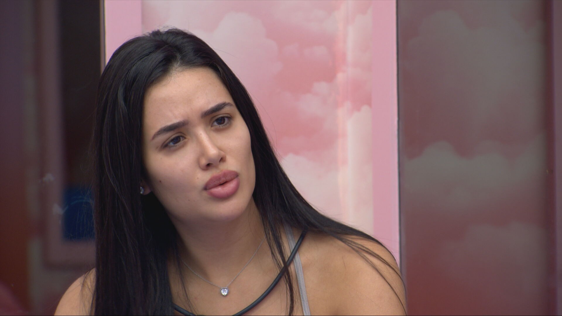 Jordana propõe aliança com Gabriela para tentar se livrar de Paredão: 'A única chance'