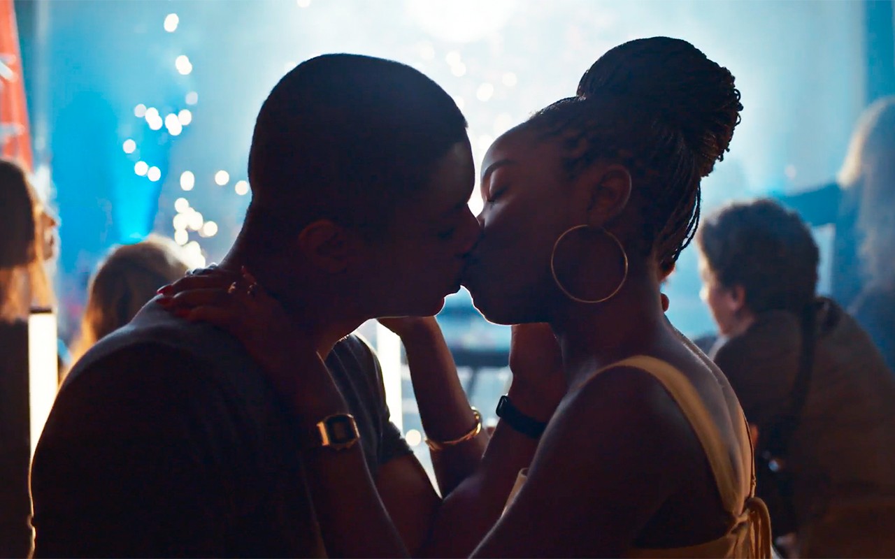 Dona de Mim: Leo e Marlon se beijam durante clipe de Sol