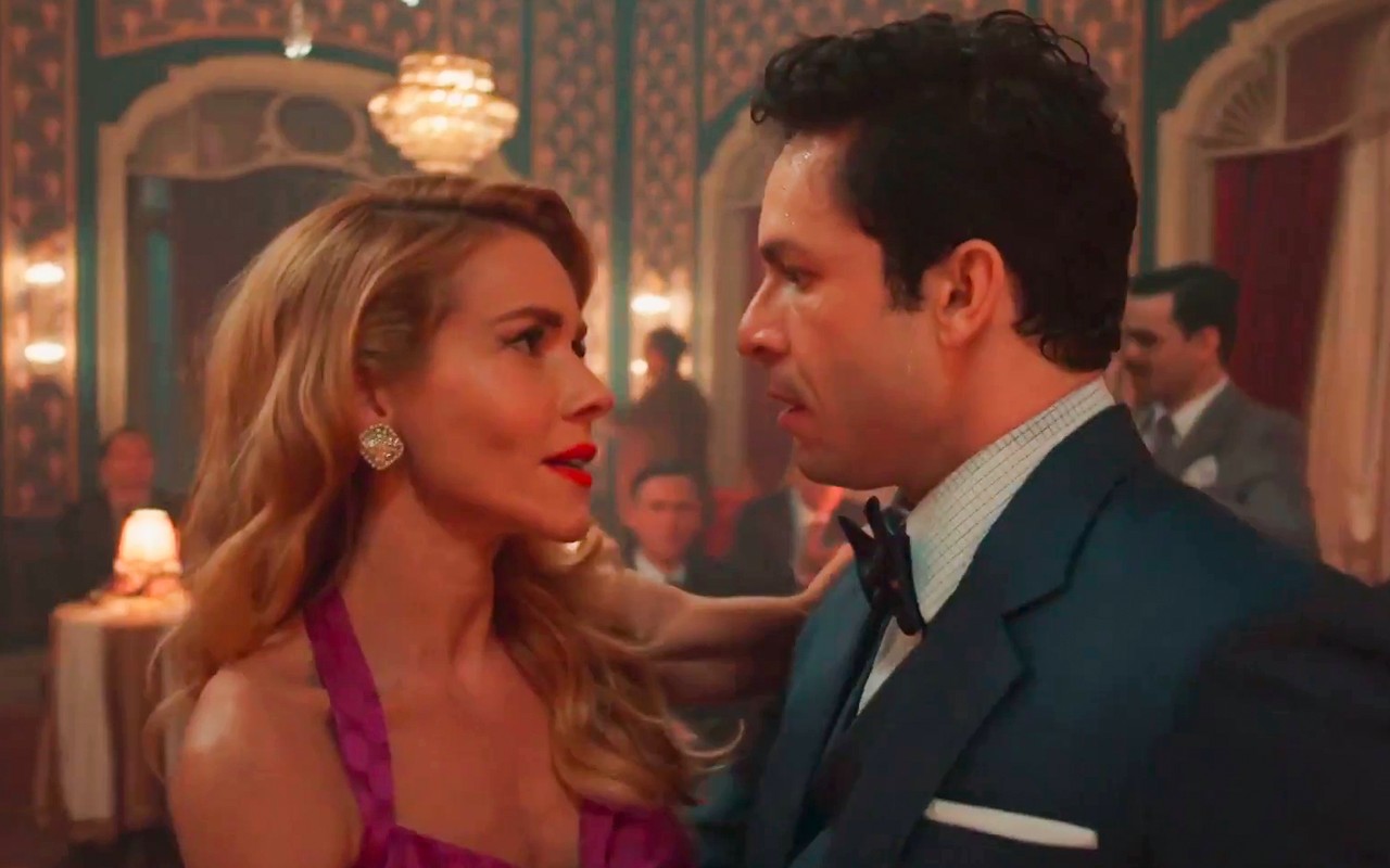 Beijo, dança e arrependimento: Celso passa a noite com Tamires em Êta Mundo Melhor!