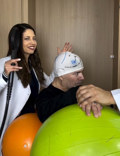 Baixista do Ultraje a Rigor, Mingau, atingido com tiro na cabeça, mostra evolução