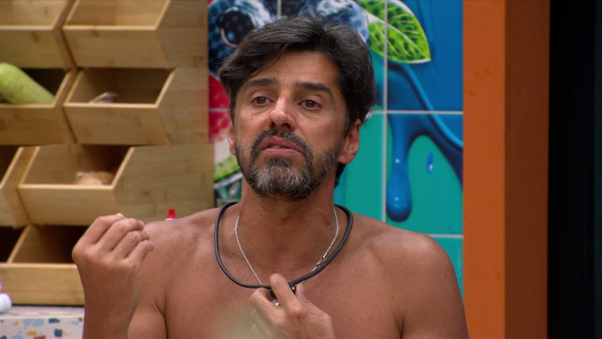 Alberto Cowboy discute com Ana Paula Renault: 'Quando dois burros falam o outro murcha a orelha'