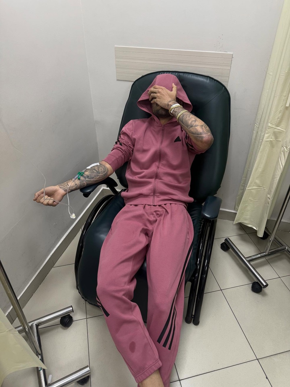 Luan Pereira vai ao hospital por causa de pedra nos rins: 'Maior dor da minha vida' — Foto: Instagram