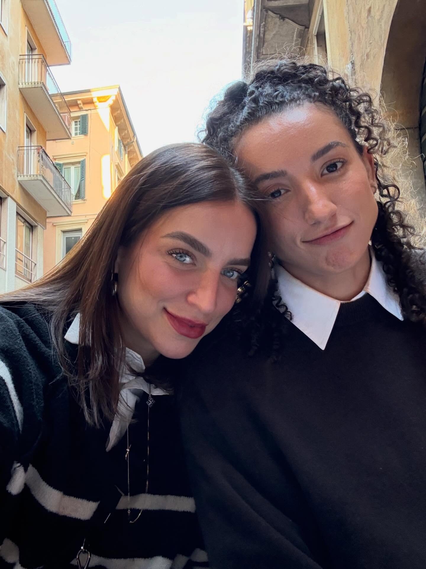 Gabi Guimarães revela cliques românticos ao lado de Bruna Unzueta