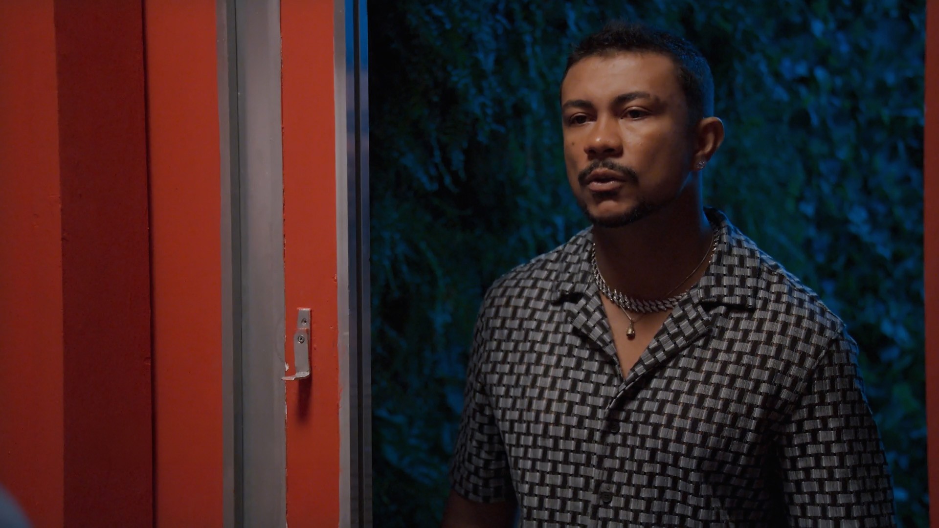 Três Graças: Bagdá pede para morar com Kasper